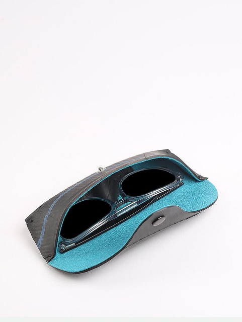 Google Cases - Upcycled tyre tube and recycled felt Brushed Black steel