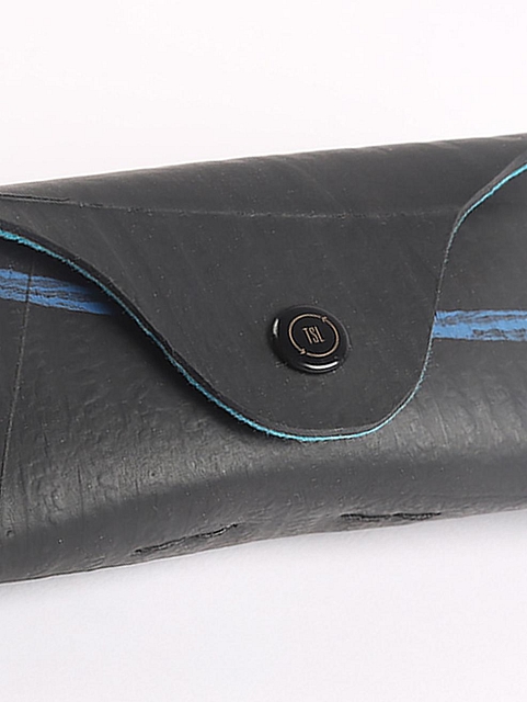 Google Cases - Upcycled tyre tube and recycled felt Brushed Black steel