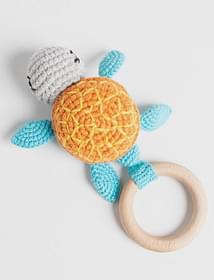 Turtle-Crochet-Toy-with-Wood-Ring