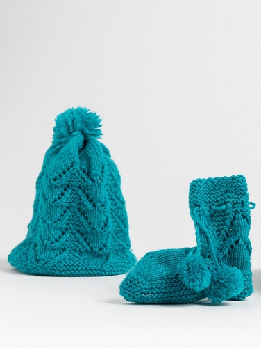 Children-s-dress,-hat-and-booty-set
