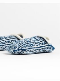 Blue-and-White-Knit-Slippers