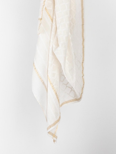White-Chikankari-Embroidery-Scarf