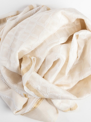White-Chikankari-Embroidery-Scarf
