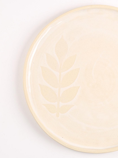 Stoneware Plate with Leaf Motif Metallic Cream