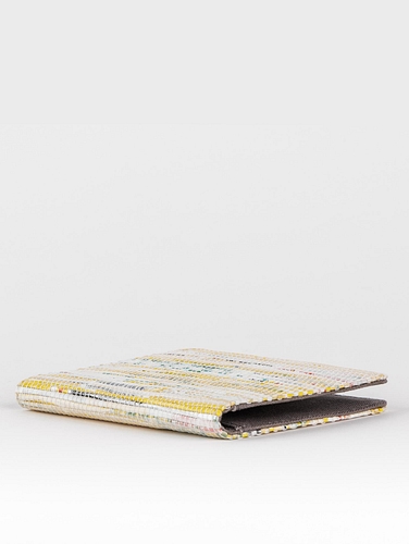 Upcycled-Plastic-Unisex-Passport-Cover