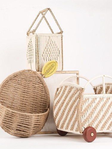 Leaf-Pattern-Hanging-Storage-Basket